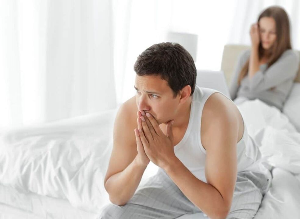un home con potencia reducida debido á prostatite
